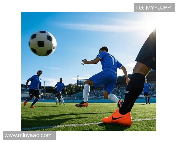 聚焦进球：精彩瞬间回顾与分析，领略足球场上的攻防之美